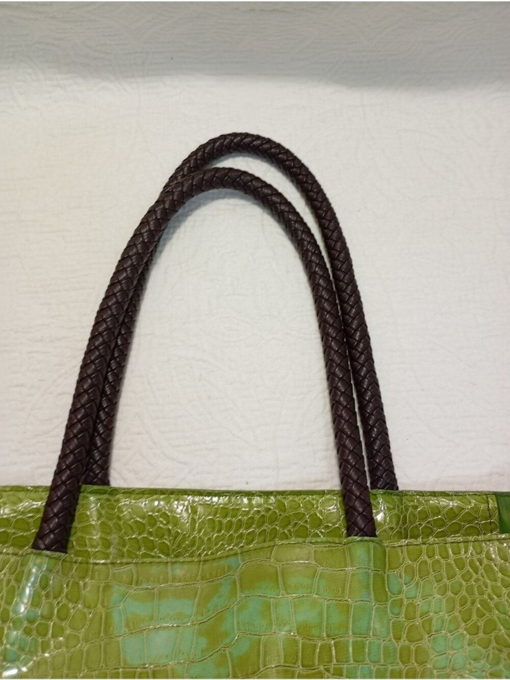 Neiman Marcus Green Croc-Embossed Vinyl Tote Bag With Brown Braided Handles - Picture 6 of 12